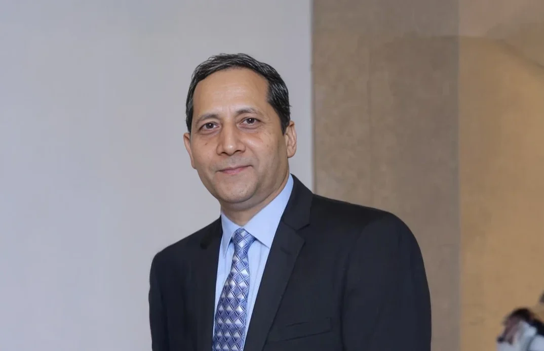 Dr. Abhineet Sayal