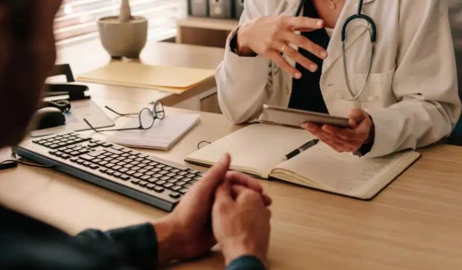 Clinical setting with psychological evaluation in progress