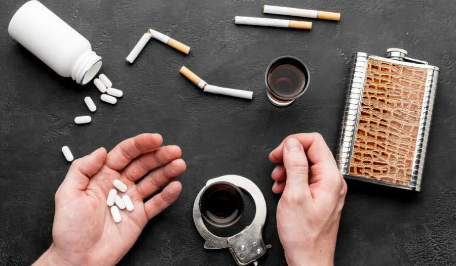 Individual affected by drug and alcohol addiction seeking online therapy and counselling support in India